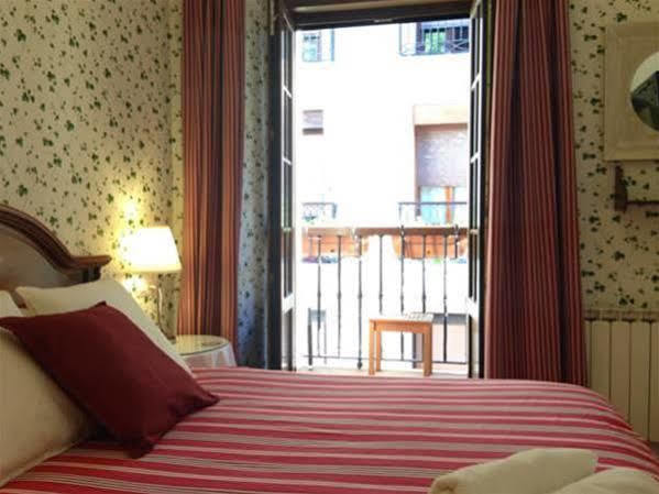 Pension Amaiur San Sebastián Eksteriør billede